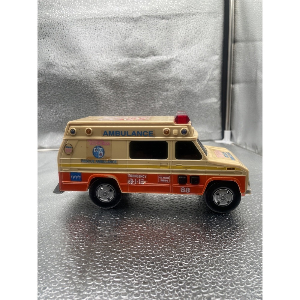 FUNRISE Metro City Rescue Ambulance Rescue 88 with Working Lights and Siren RARE